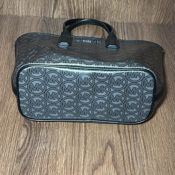 🔥🔥🔥Michael Kors Jodie Small Logo Jacquard Tote Bag🔥🔥🔥 - Picture 3 of 16